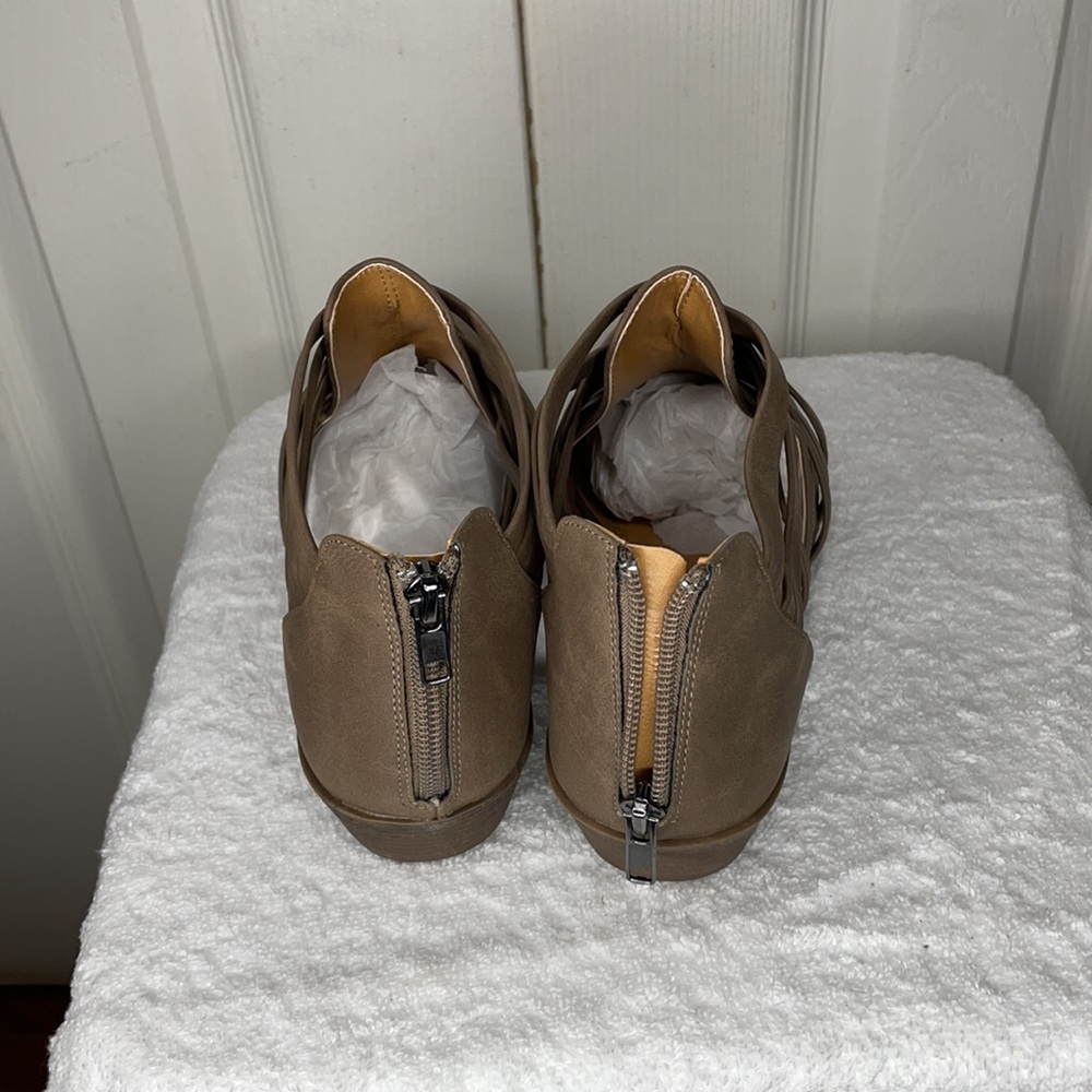 Sandals - Picture 6 of 8